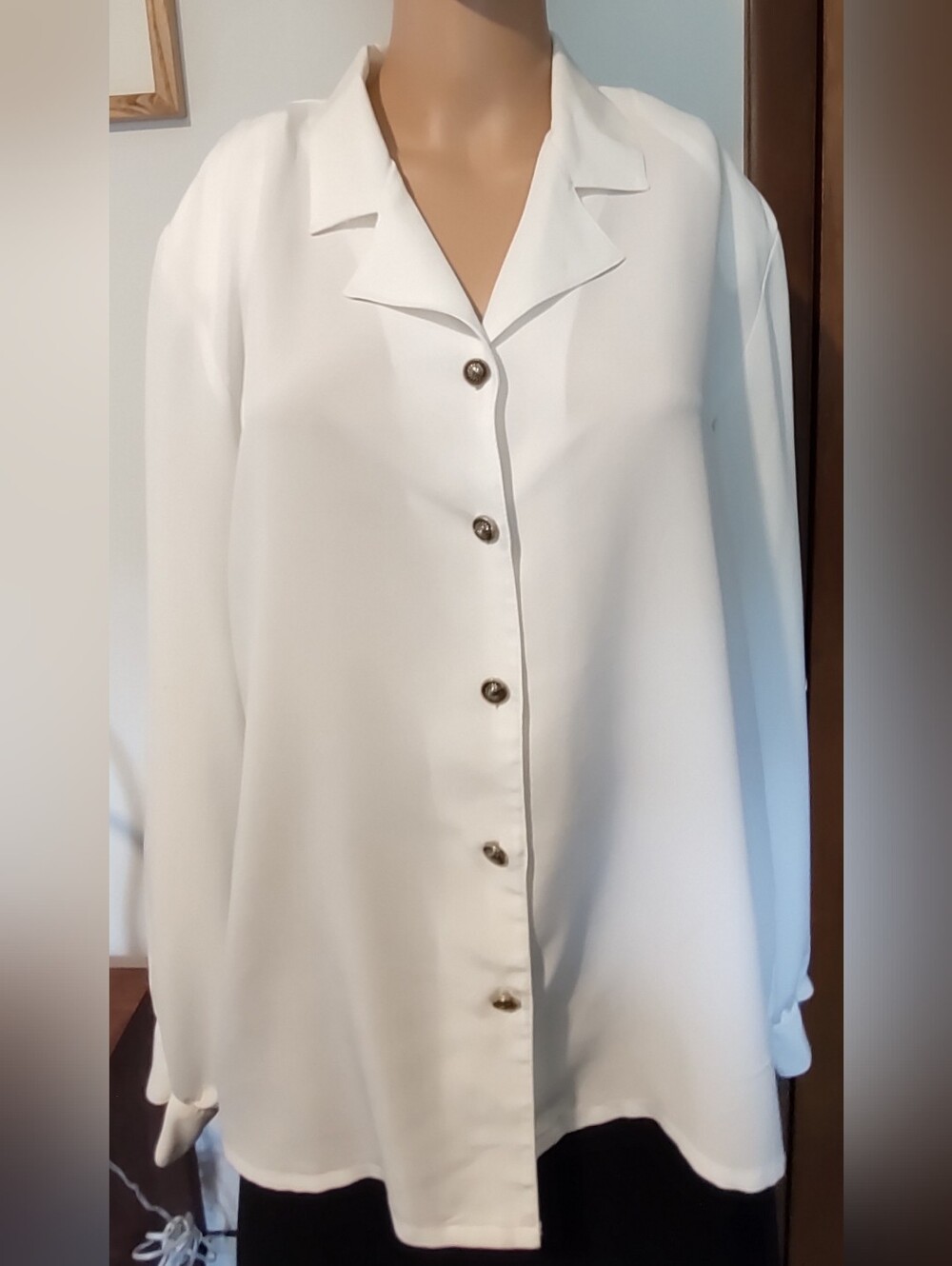 Worthington White Long Sleeve Button Down 100% Polyester V-Neck Blouse Size 12